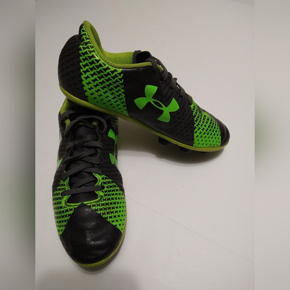 ☆Free With Purchase Boys Youth Under Armour Cleats Size 1 - Picture 2 of 8